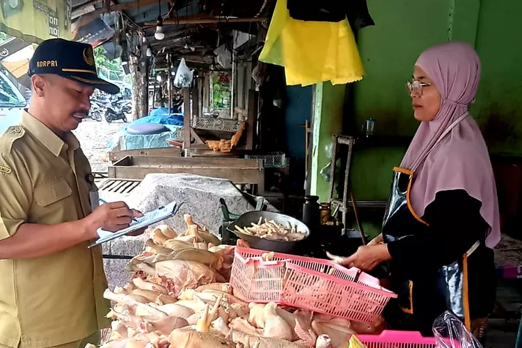 Update Harga Kebutuhan di Pasar Setono Betek Kota Kediri, Daging Ayam dan Beras Turun