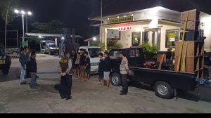 Kapolsek Kandat Pimpin Patroli Malam, Sita Kendaraan  dan Sound System yang Mengganggu Waktu Sahur