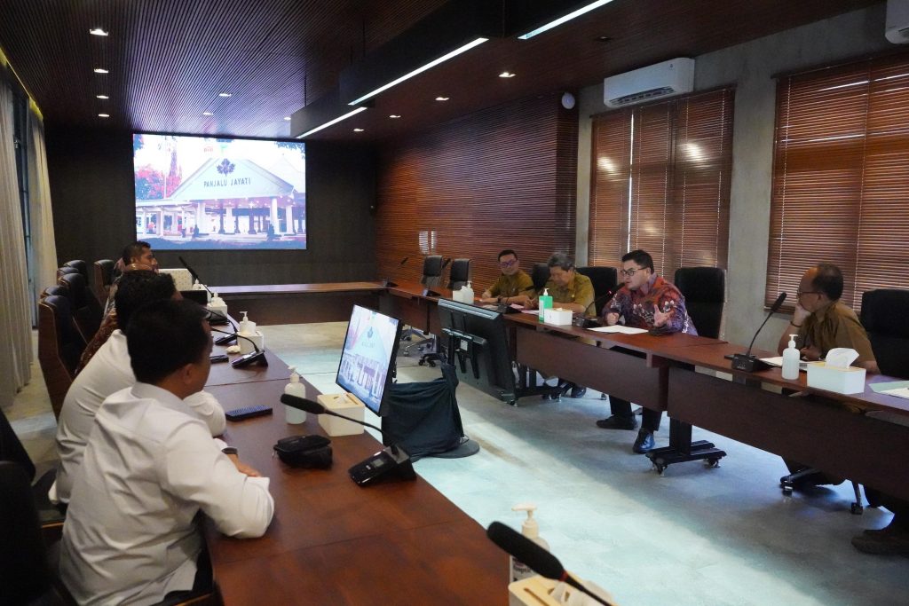 Mas Dhito Kembangkan Program Listrik Masuk Sawah dengan PLN, Akomodir Kebutuhan Petani Untuk Operasional Sumur Pompa Submersible   