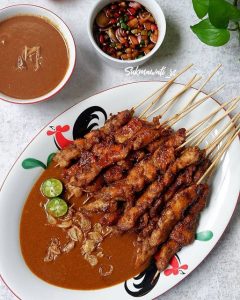 Inspirasi Menu Lebaran Sederhana Tapi Mewah, Ini Resep Sate Ayam Bumbu Kacang