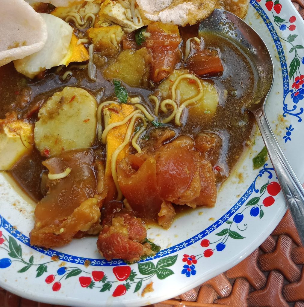 Rekomendasi Kuliner Tahu Campur Enak di Kediri, Ini Lokasi dan Harga Satu Porsinya