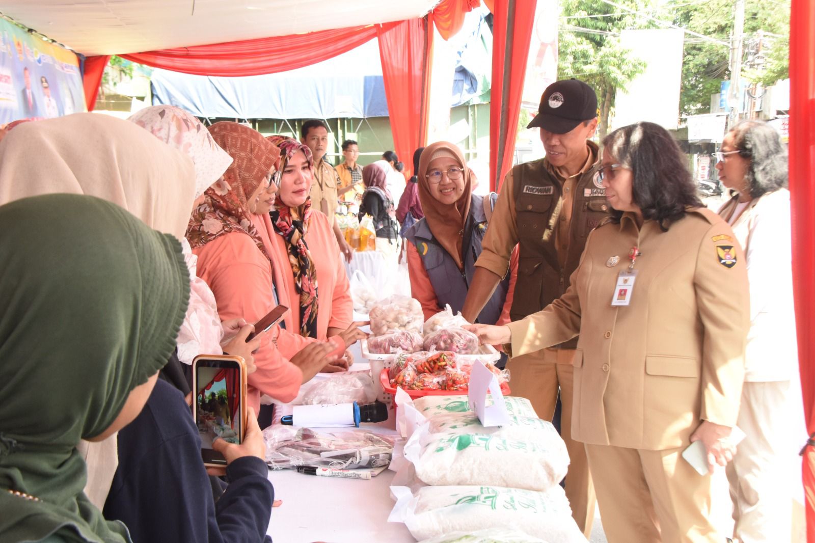 PJ Wali Kota Kediri Tinjau Gerakan Pangan Murah Serentak Nasional, Pastikan Kemudahan Aksesibilitas Pangan