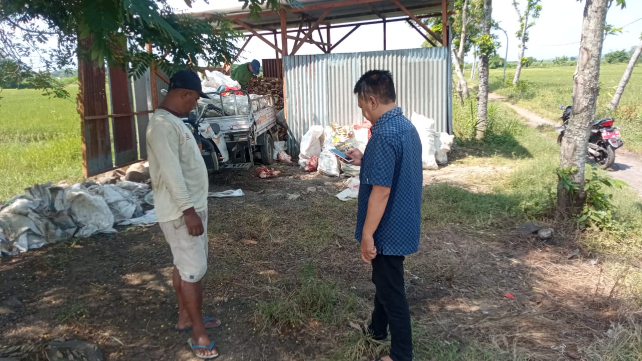 Tempat Penampungan Limbah Balungan Sapi di Ngampel Timbulkan Bau Busuk, Warga Ancam Tutup Paksa  