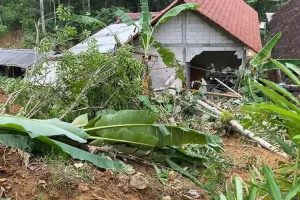 BMKG Juanda Ingatkan Dampak Cuaca Ekstrem Sepekan Kedepan, Imbau Warga Trenggalek Waspada