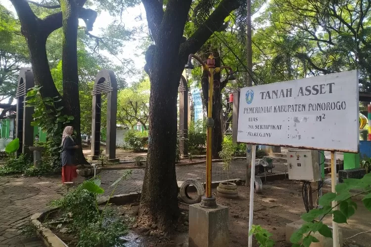 PKL Jalan Pramuka Ponorogo Hanya Bisa Pasrah Pindah ke Taman Kelono Sewandono