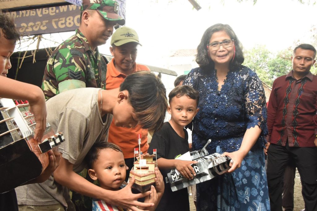 Lomba Balap Perahu dan Kontes Perahu di Kelurahan Pakunden, PJ Wali Kota Kediri Sebut Bisa Jadi Inspirasi Daerah Lain