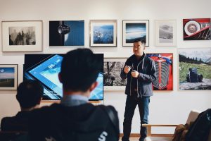 Yuk Belajar Public Speaking! Ini 4 Teknik Jitu yang Wajib Kamu Kuasai Supaya Lancar Ngomong di Depan Umum