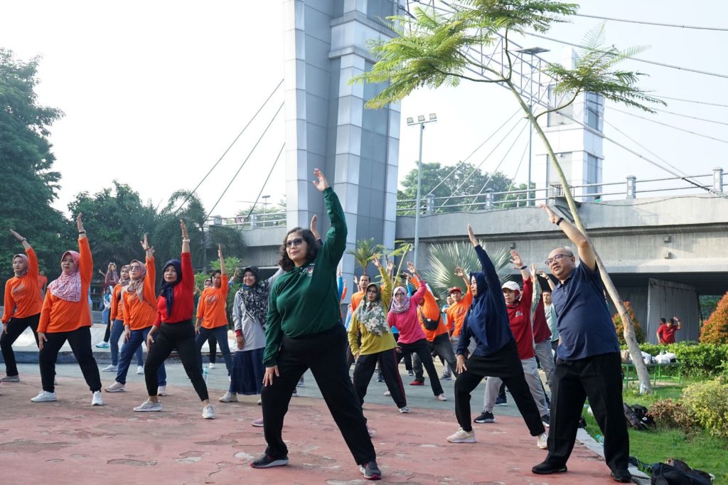 Pj Wali Kota Kediri Zanariah Ikut Senam Bersama Peringati Hari Aktivitas Fisik Sedunia