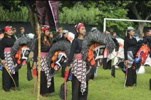 Ratusan Pelajar SMA Negeri I Kandat Pentas Kolas Jaranan, Menuju Pentas Seribu Penari, Ini Infonya