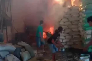 Gudang Penggilingan Padi di Karangwungu Lamongan Terbakar, Pemilik Rugi Ratusan Juta