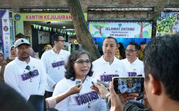 PJ Wali Kota Kediri Launching Kantin Kejujuran,Ajarkan Pencegahan Korupsi Sejak Dini