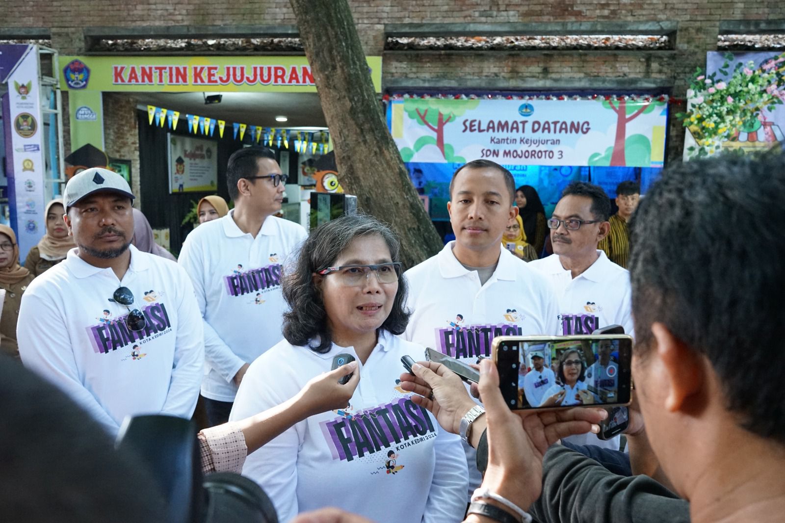 PJ Wali Kota Kediri Launching Kantin Kejujuran,Ajarkan Pencegahan Korupsi Sejak Dini