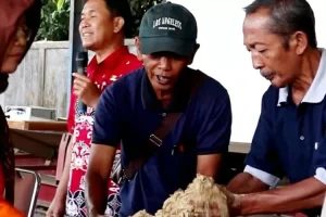 DLH Kota Blitar Latih Warga Beri Ternak dan Ikan Mereka dengan Pakan Sampah Organik