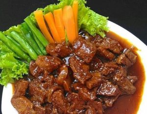 Inspirasi Olahan Daging Sapi Kurban yang Disuka Anak dan Suami, Enaknya Bistik Daging Sapi 