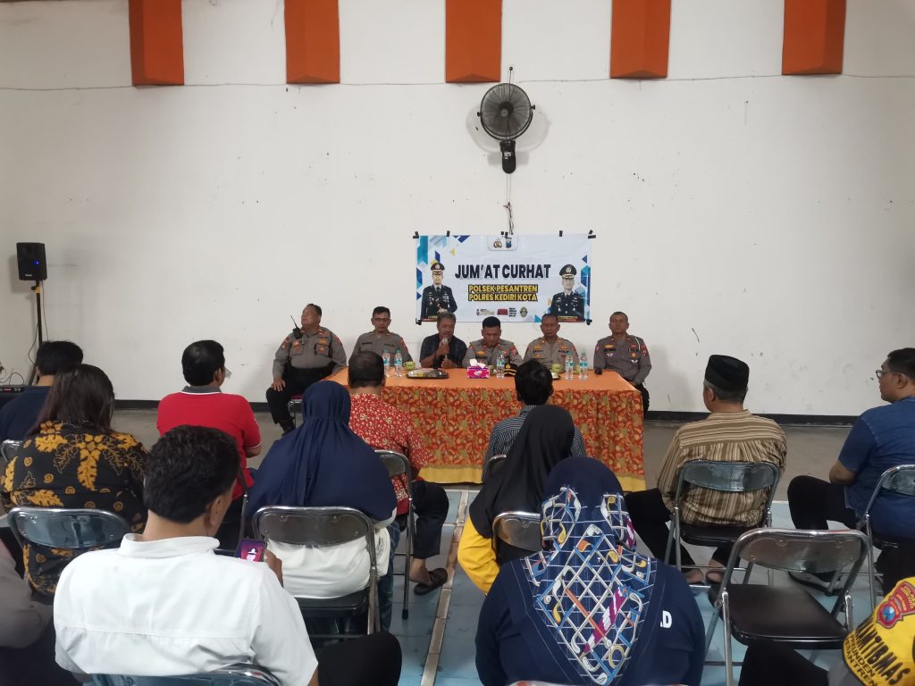 Jumat Curhat di Kelurahan Pakunden, Kapolsek Pesantren Dicurhati Soal Balap Liar, Petasan dan Keaktifan Bhabinkamtibmas, Ini Responnya