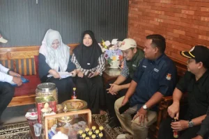 KPU Kabupaten Kediri Datangi Rumah Penyanyi Happy Asmara, Ini Keperluannya