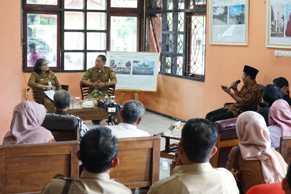 Pj Wali Kota Kediri Zanariah Ajak Pegiat Literasi Kolaborasi Tingkatkan Gemar Baca Masyarakat