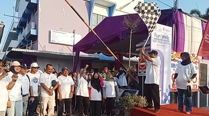 Gelar Jalan Santai dalam Rangka HUT ke-3, RSUD Kilisuci Kota Kediri Komitmen Berikan Layanan Prima Berbasis Teknologi dan Inovasi