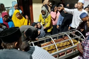 Pemakaman Siswa SMP di Batu yang Diduga Jadi Korban Penganiayaan Diiringi Tangisan Keluarga dan Kerabat