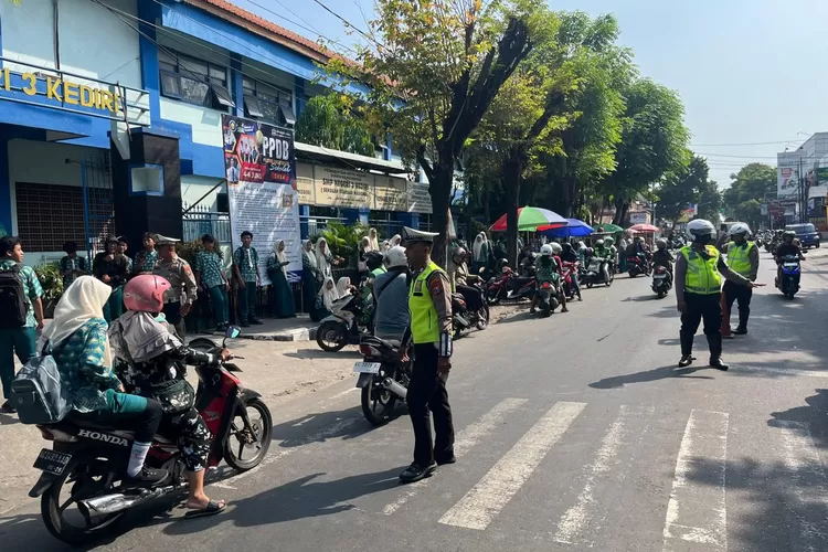 Para pelajar SMP Negeri 3 Kota Kediri kini sudah tidak lagi membawa sepeda motor ke sekolah