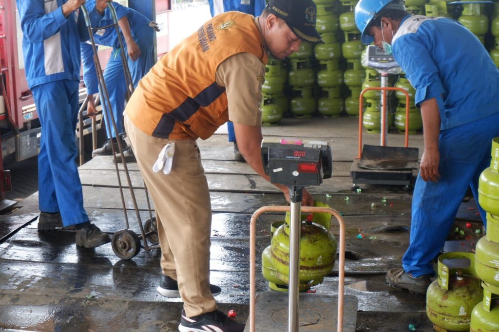 Pemkot Kediri Rutin Lakukan Monitoring Pangkalan,  Pastikan Tabung Gas Melon Terisi Sesuai Standard