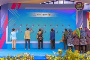 Pemkot Kediri Canangkan Sekolah Bebas Rokok Bersama Ratusan Siswa