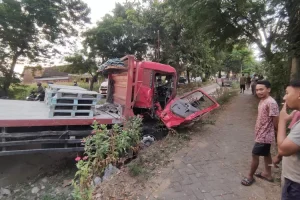 Seorang Sopir Warga Gedeg, Mojokerto, Tewas, Truk Trailer yang Dikemudikannya Tabrakan dengan Truk Izuzu, Begini Ceritanya