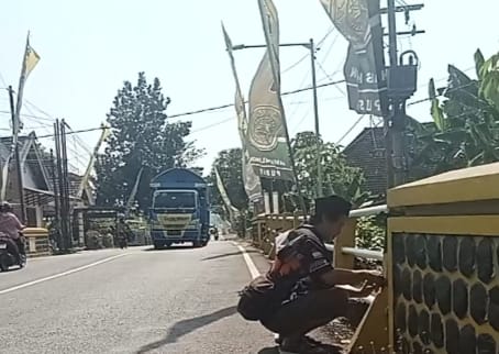 Persiapan Haul Gus Miek, Ponpes Ploso, Kediri, Umbul-Umbul dan Tenda Siap Terpasang