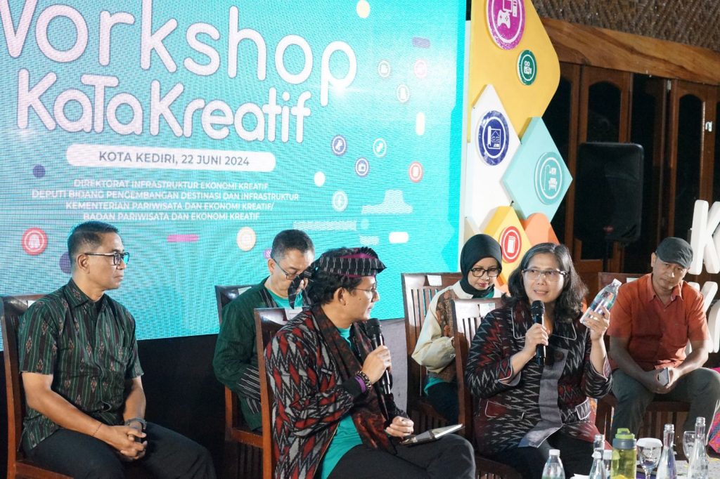 Workshop KaTa Kreatif di Kota Kediri Dihadiri Menparekraf Sandiaga Uno, Pj Wali Kota dan Pelaku Usaha Ekonomi Kreatif Antusias Menyambutnya 