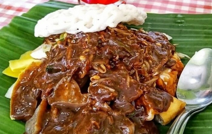 Dari Rawon hingga Rujak Cingur: Eksplorasi Kuliner Jawa Timur yang Menggoda