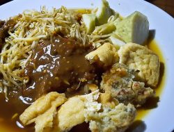 Dari Rawon hingga Rujak Cingur: Eksplorasi Kuliner Jawa Timur yang Menggoda