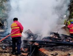 Rumah Bambu di Kedungwaru Tulungagung Ludes Terbakar, Obat Nyamuk Diduga Jadi Pemicu