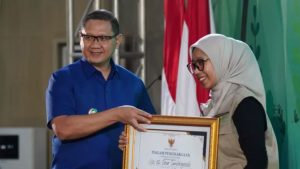 Pemerintah Kota Batu Berikan Apresiasi Petugas Kebersihan dan Penghargaan Pemenang Lomba Mandiri Sampah