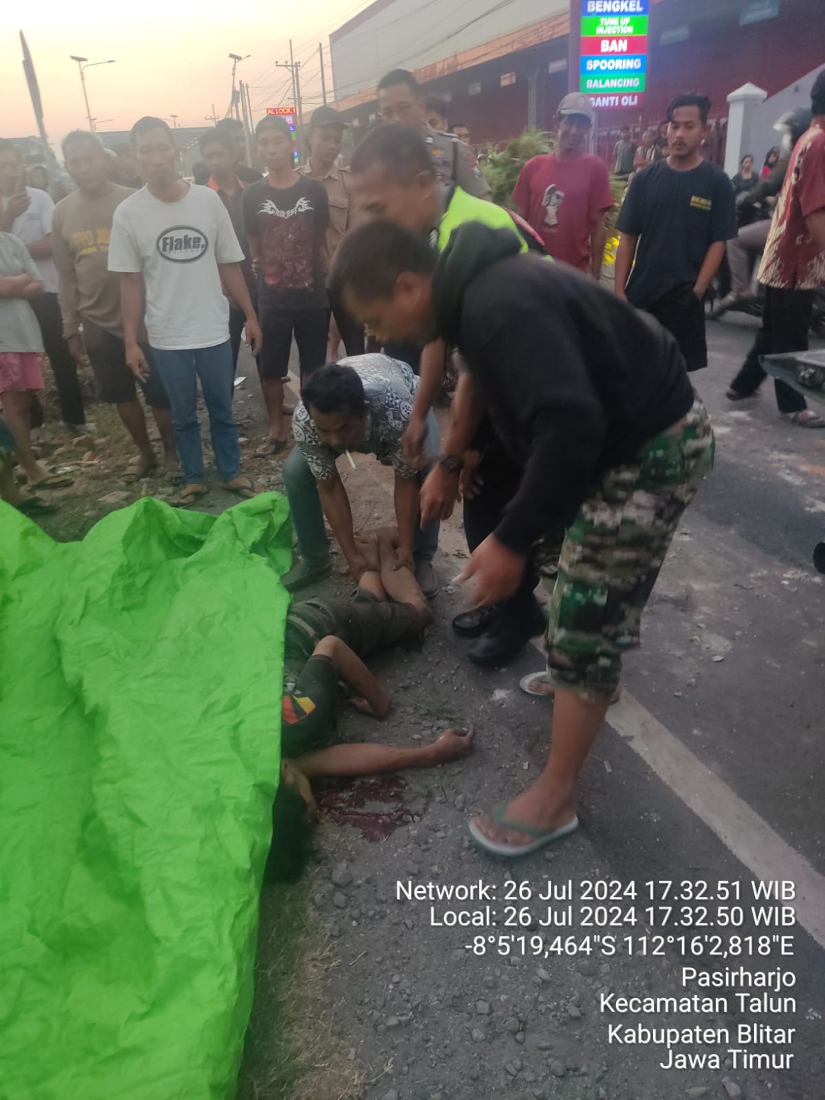 Pikap di Talun, Blitar Nyelonong, Hancur Tertabrak KA, Sopir Terlempar dan Meninggal