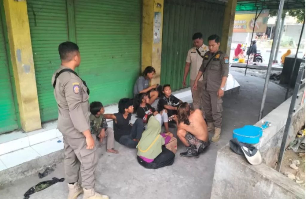 Tujuh Anak Jalanan Diamankan Satpol PP Lamongan, Ternyata Berasal Dari Berbagai Daerah