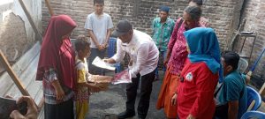 Dua Anak Usia Sekolah Terdampak Kebakaran di Kelurahan Pakunden, Kepala Dinas Pendidikan Kota Kediri Berkunjung Beri Santunan dan Menjamin Kelanjutan sekolah