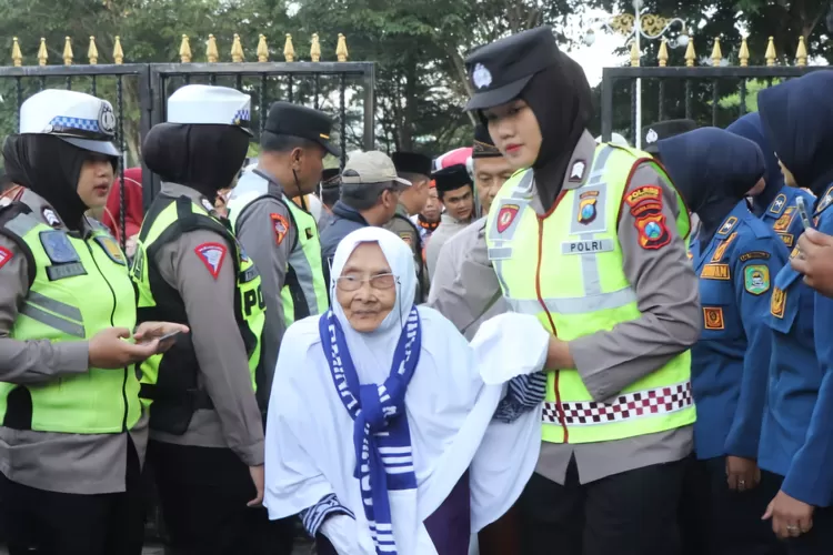 Jemaah Haji Asal Trenggalek Tiba di Tanah Air