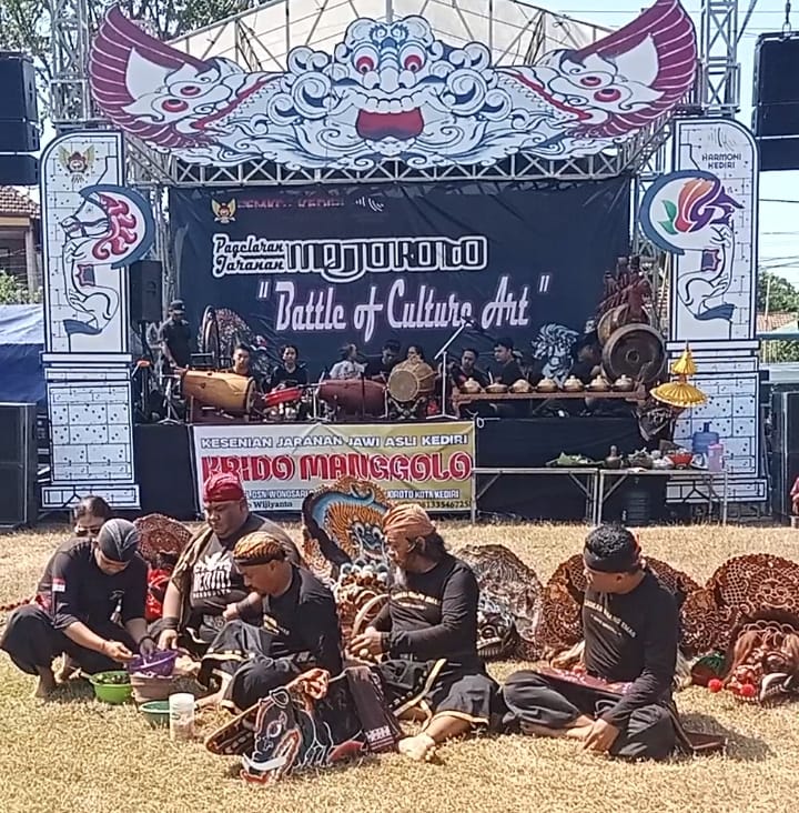 Kesenian Jaranan Semarakkan Festival Pasar Rakyat di Mojoroto