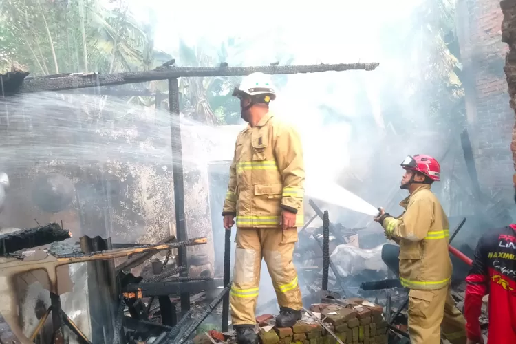 Rumah Warga Trenggalek Terbakar Gara-gara Ini, Berikut Kronologinya