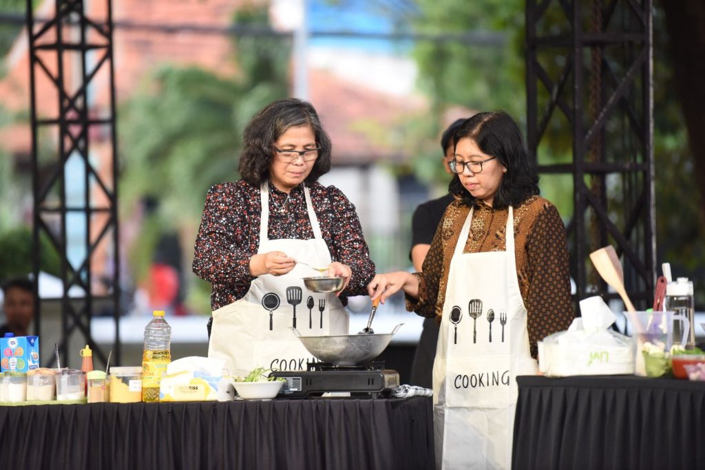 Bersama Chef Ragil, Pj Wali Kota Kediri Buka Demo Masak Berbahan Dasar Pangan Olahan