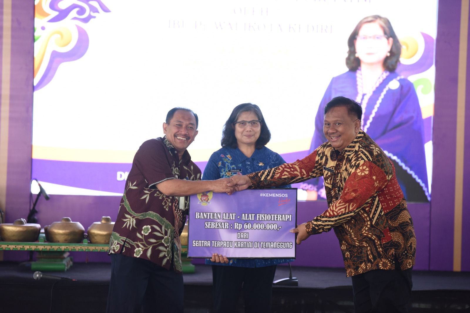 Wujud Kepedulian, Pemkot Kediri Melalui Dinas Sosial Beri Santunan pada Ribuan Anak Yatim