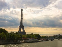 Keamanan Baru Jelang Olimpiade Paris 2024, Kode QR Menjadi Kunci Akses untuk Masuk Menara Eiffel