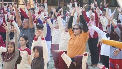 Pj Wali Kota Kediri Zanariah Peringati Hari Anak Nasional dengan Senam dan Bermain Bersama Siswa-Siswi SLB Putera Asih