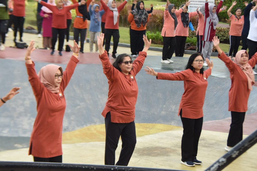 Pj Wali Kota Kediri Zanariah Senam Sehat Bersama Dharma Wanita Persatuan, Ini Infonya