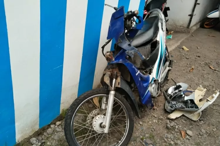 Melaju Dengan Kecepatan Tinggi, Pengendara Motor Warga Selorejo Blitar Tewas Setelah Tabrak Moncong Truk