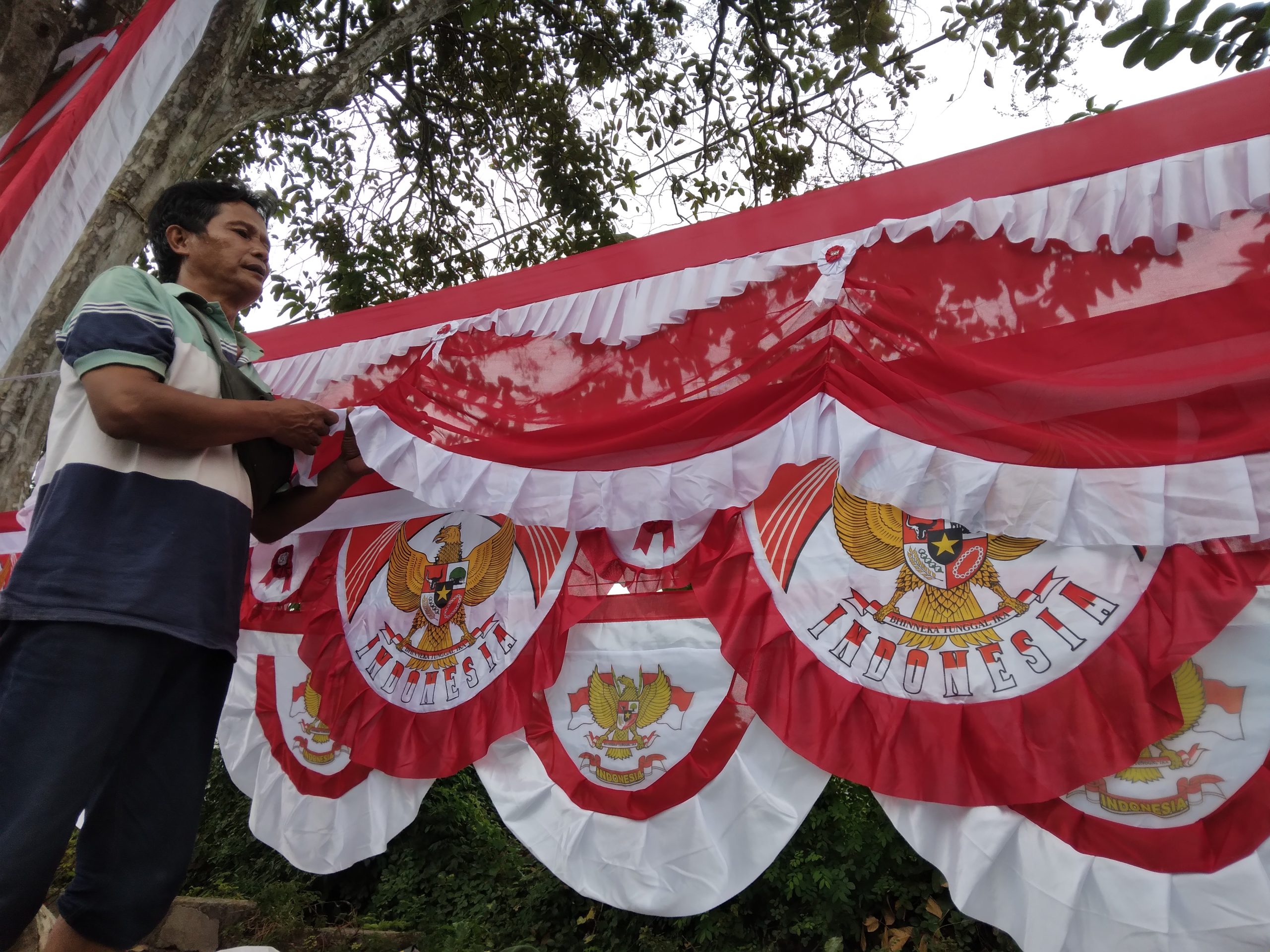 Jelang Peringatan Kemerdekaan RI, Pedagang Bendera di Kota Blitar Mulai Bermunculan