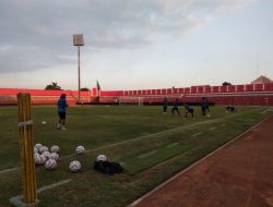 Dapat Aduan dari Dewa United FC Terkait Lapangan Stadion Supriyadi yang Bergelombang, LIB Tegur Arema FC