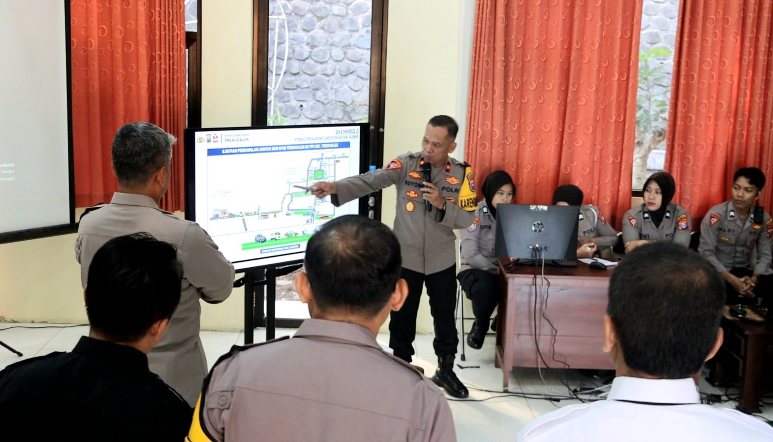 Polres Trenggalek Simulasikan Pengamanan Pilkada Pakai ETG, Tampilkan Dunia Nyata Secara Virtual