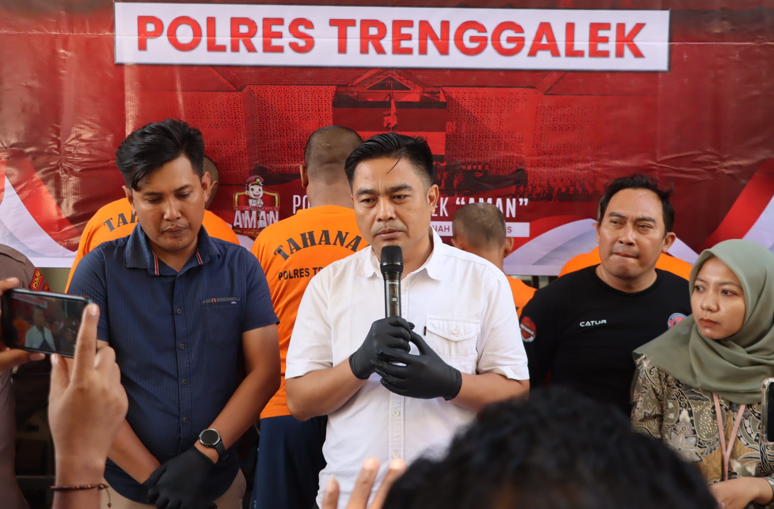 Polres Trenggalek Tangkap Sembilan Pengedar Narkoba, Sita 22,64 Gram Sabu – 9.377 Butir Pil Dobel L