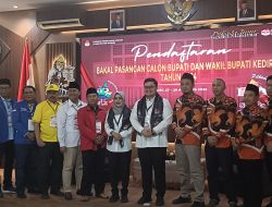 Resmi, Pasangan Hanindhito Himawan Pramana dan Dewi Mariya Ulfa Daftar ke KPU Kabupaten Kediri